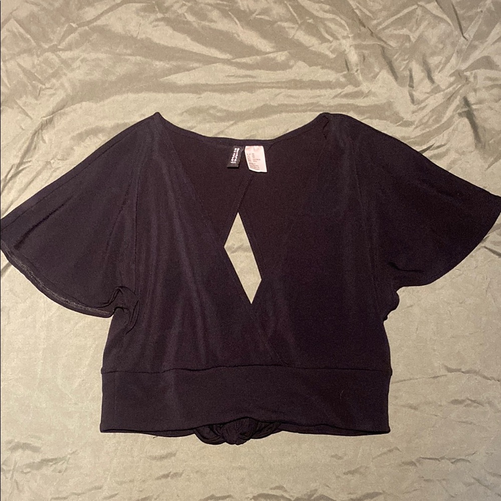 Black Women's V‑Neck Flutter Sleeve Top